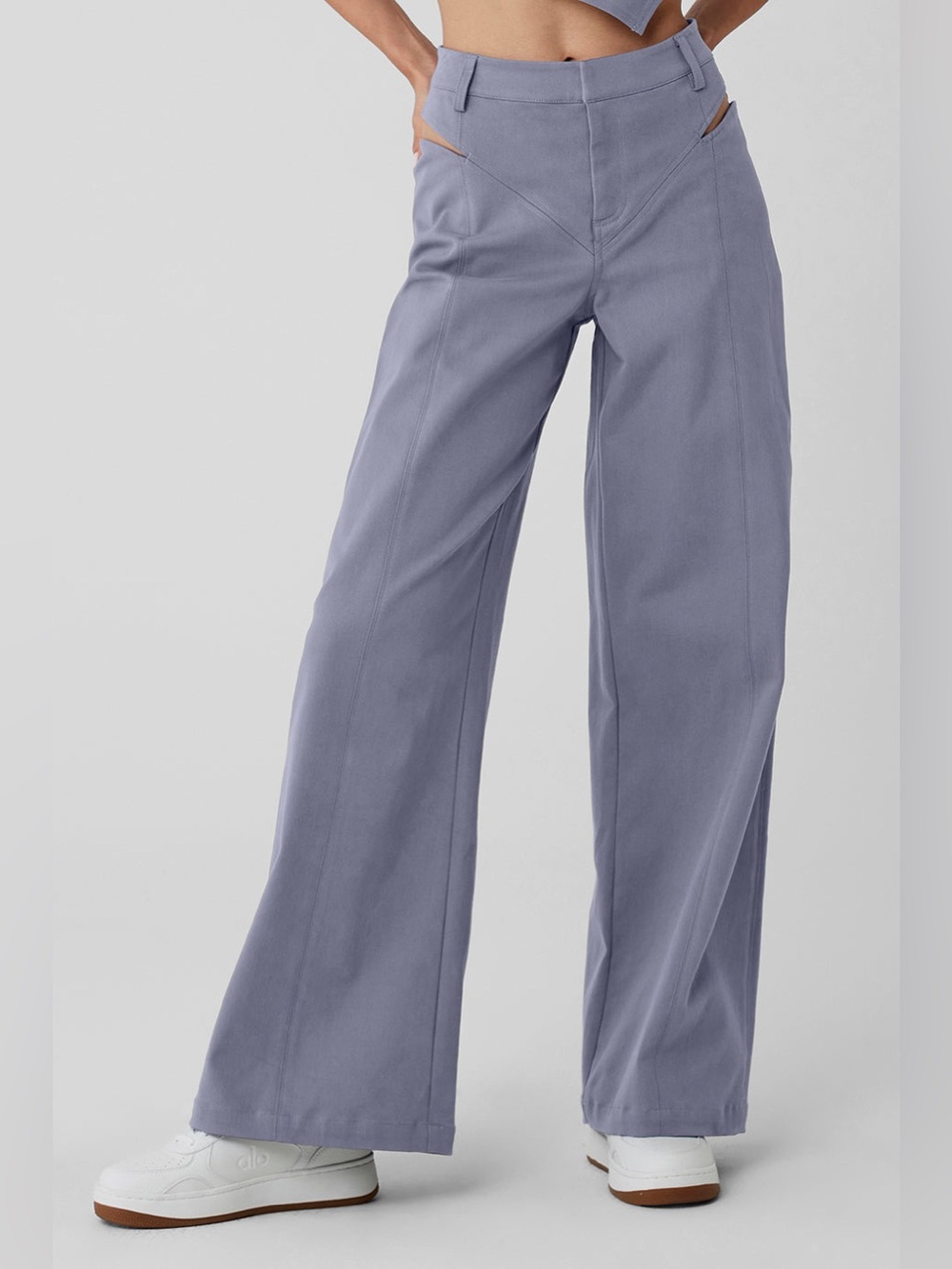 ALO Yoga High-Waist Risk Taker Trouser in Fog - M